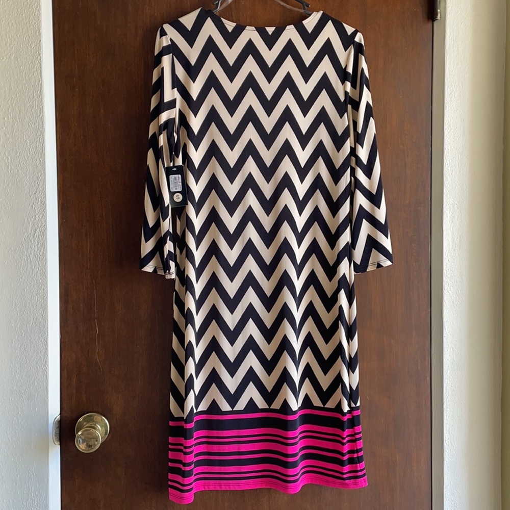 Messini Ladies size S dress with keyhole neckline and chevron stripes - Picture 13 of 17